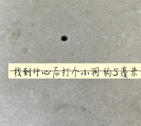 平桂瓷砖空鼓维修公司专业解答在瓷砖铺贴过程中，如果砂料搅拌不均匀，将会带来以下问题